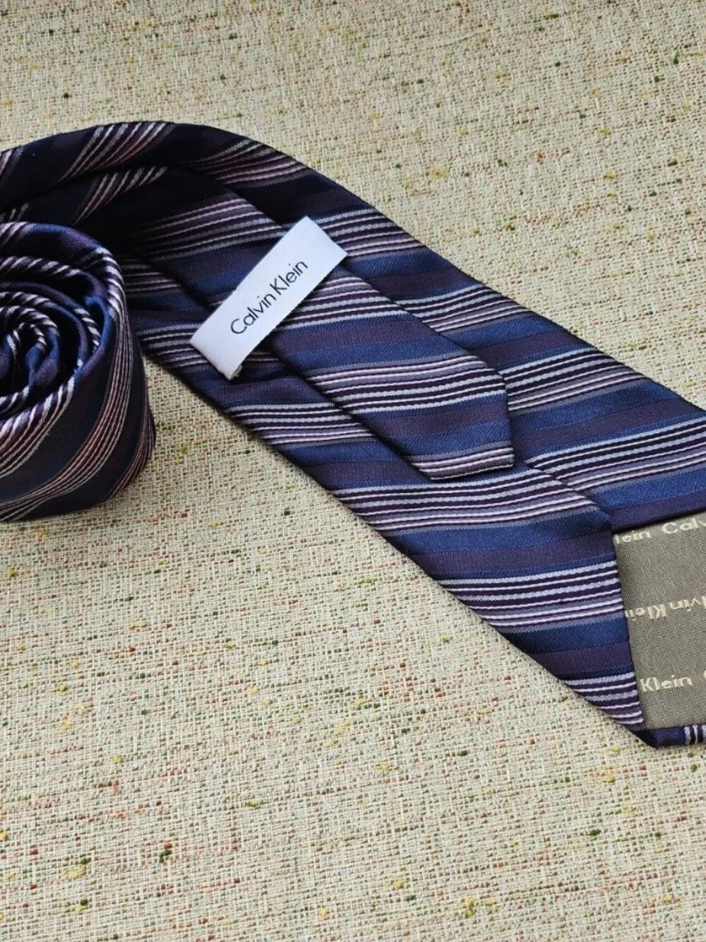 Calvin Klein Men Tie Multi Color Striped Necktie 100% Silk Classic Tie